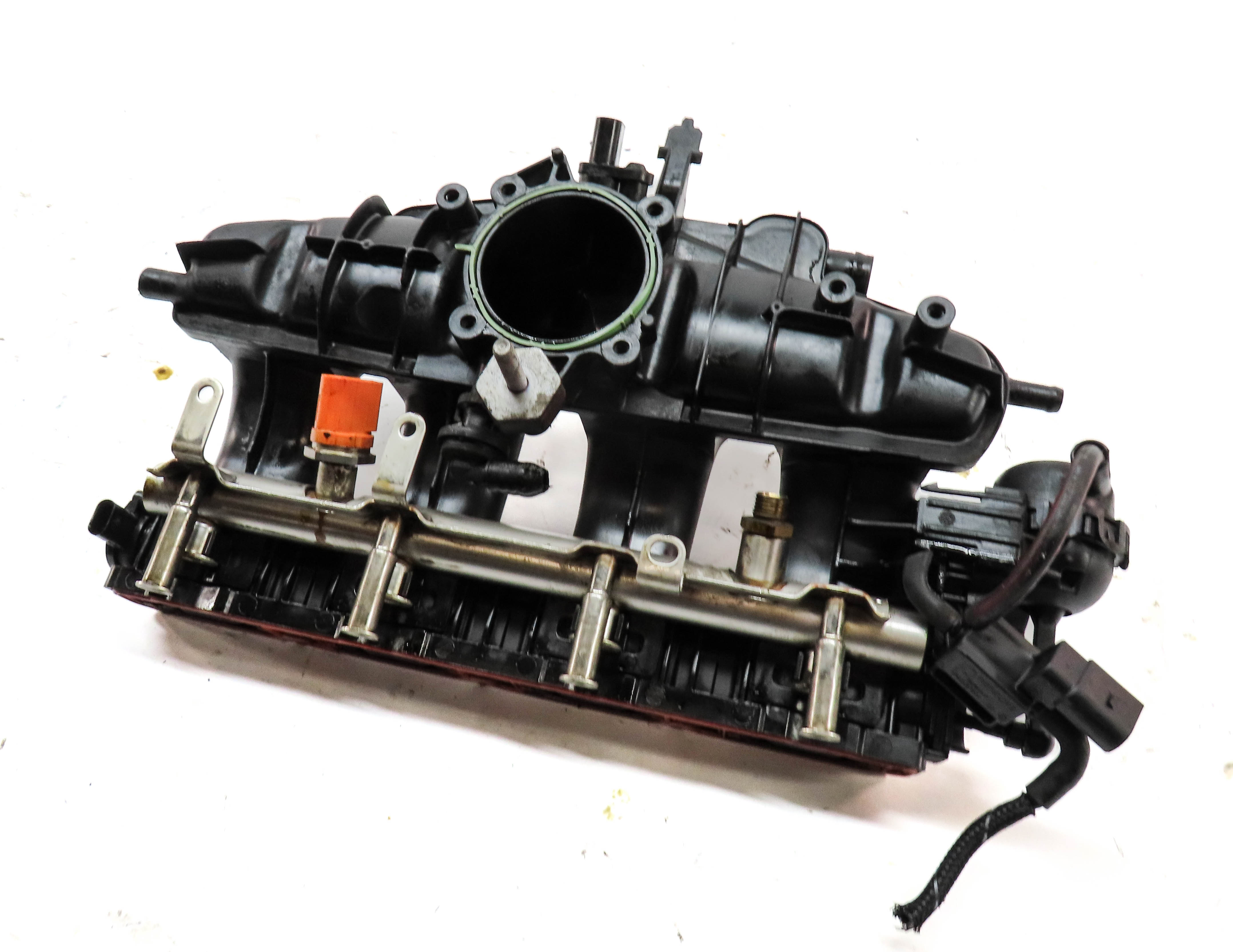 08-18 VW BEETLE JETTA PASSAT AUDI A3 Q3 (8P 8U) 2.0L CCTA CBFA INTAKE MANIFOLD — exact item pictured